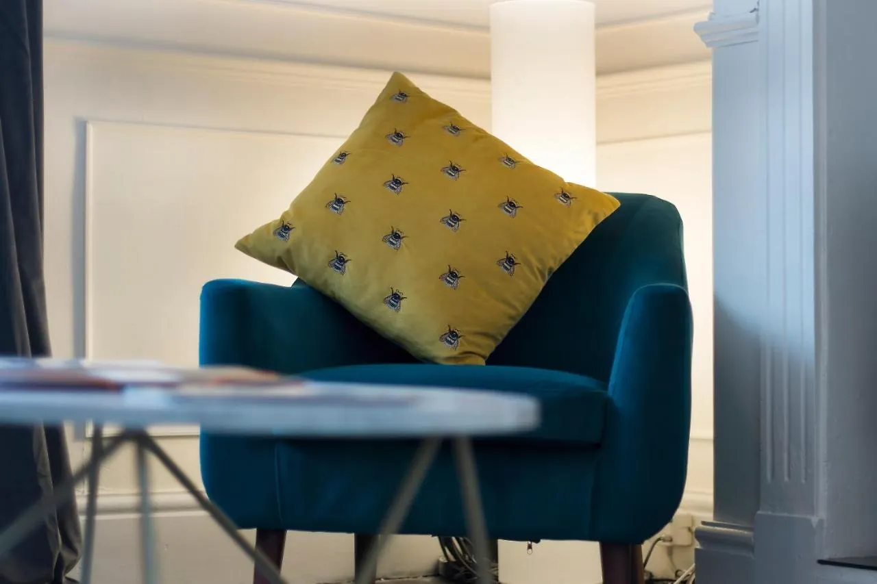 In The Heart Of Chester, Historical & Stylish Apartment Chester